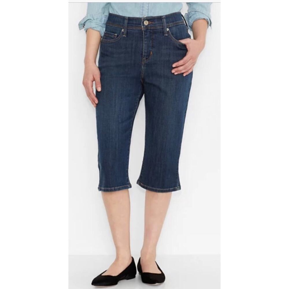 Levi’s Perfectly Slimming Jean Capris 10